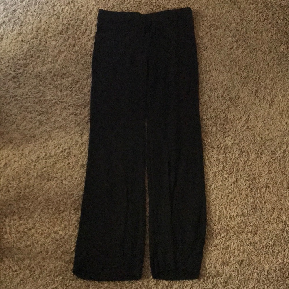 Super soft yoga pants. $5